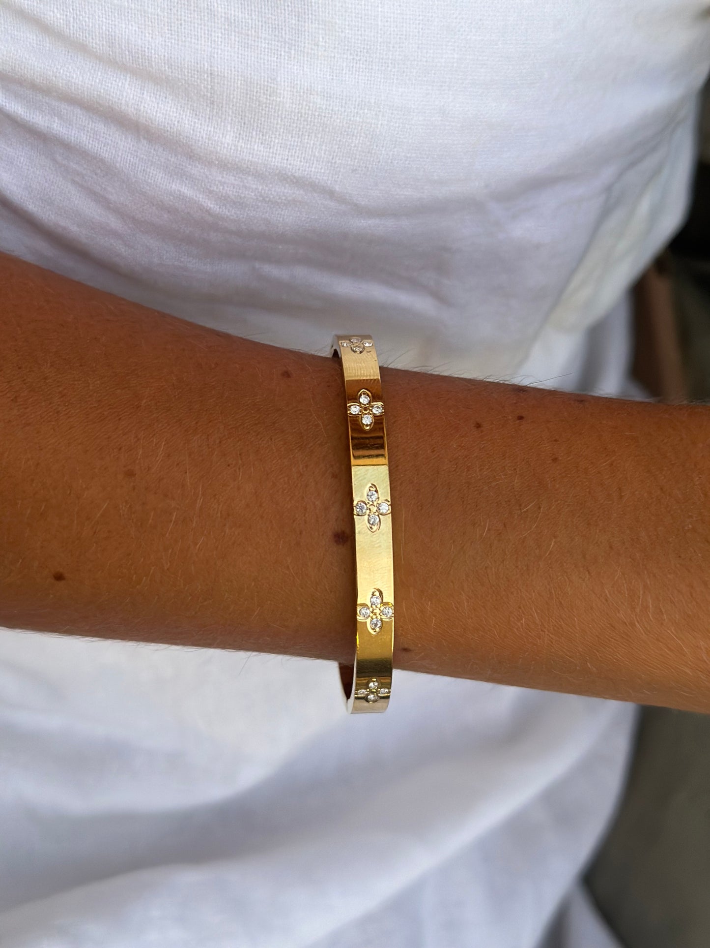 Hilem bangle bracelet