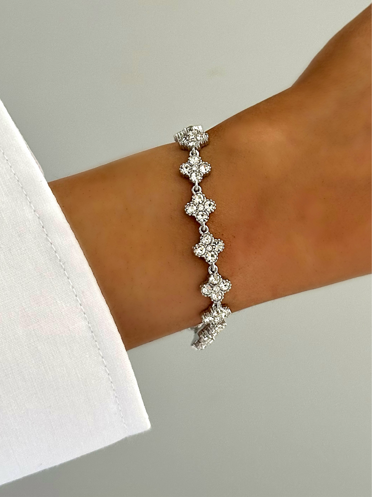 Gold sapphire bracelet